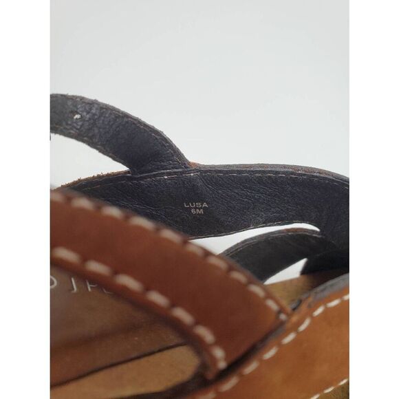 Donald J Pliner Lusa Strappy Suede Wooden Clog Platform Heels Leather Rivets Y2K - Picture 7 of 8